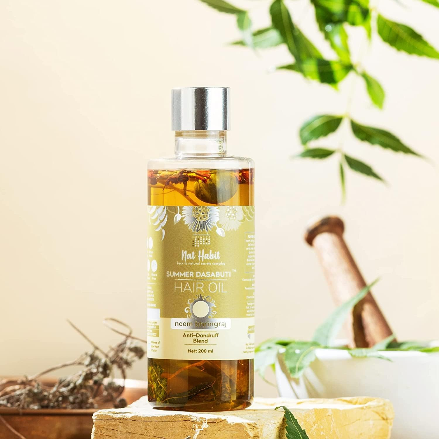 Nat Habit Wide Tooth Wooden Kacchi Neem Comb & Neem Bhringraj Dasabuti Hair Oil for Dry and Frizzy Hair, with Castor, Coconut & Amla - Combo Pack of 2 image number 5