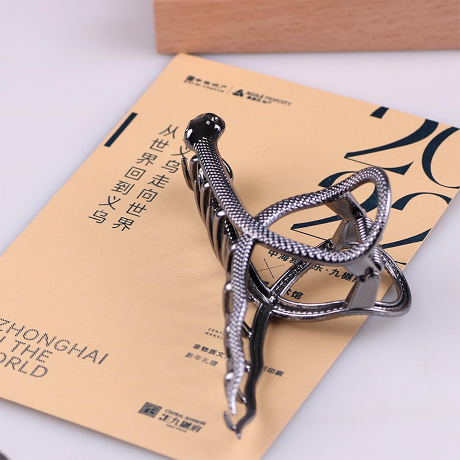 Large Snake Metal Hair Claw Clips for Thick Hair Black Shark Hair Claw Barrette Strong Hold Big Non-Slip Hair Clamps Hair Clips Fashion Styling Accessories for Women Girls - Black1 image number 3