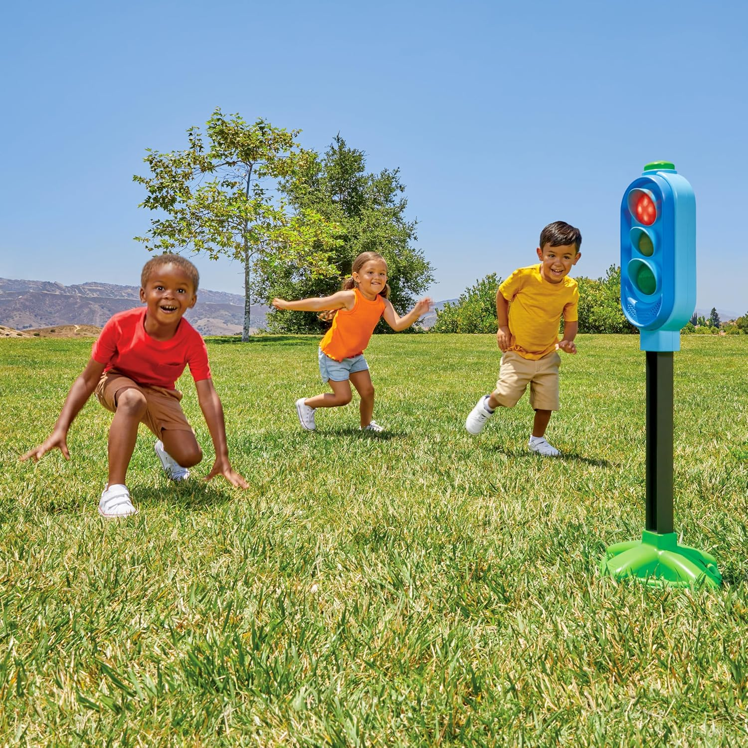 Little Tikes Red Light Green Light, Active Play Sports Toys, for Boys and Girls Ages 3+ Years image number 6