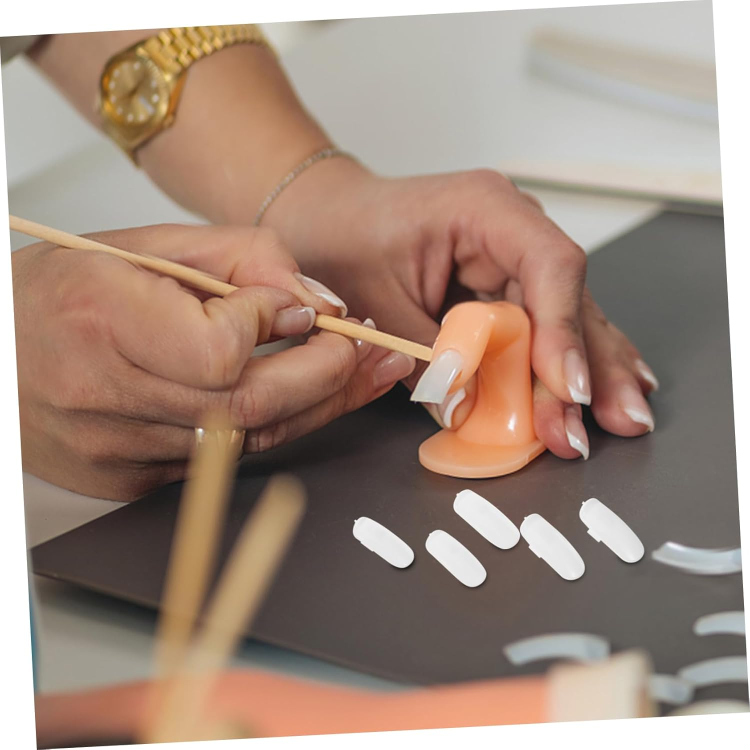 CALLARON 100 Pcs White Nail Practice Tips for Gel Polish Flexible Jointed Artificial Nail Sticks Display and Training