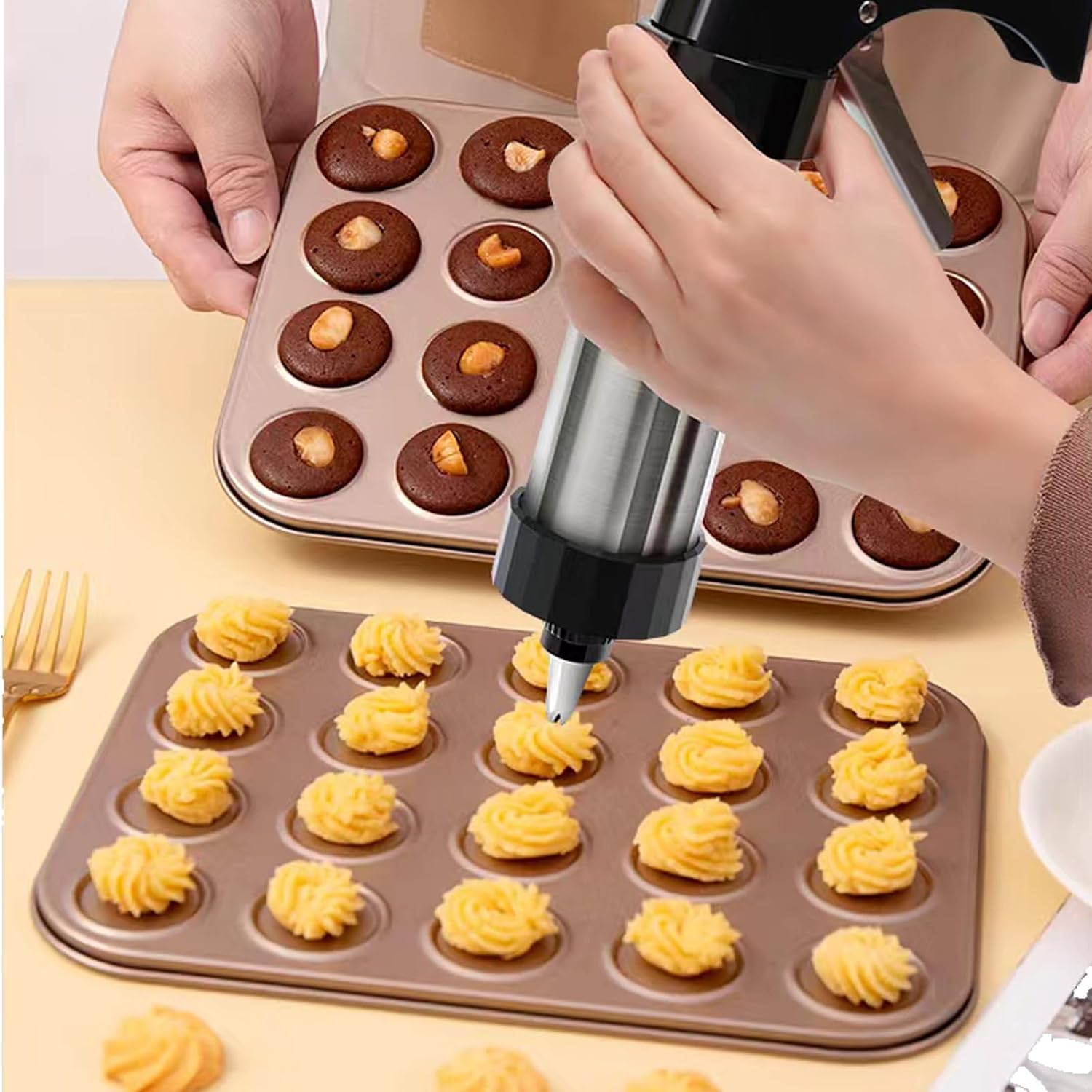 Jeyssui Cookie Press Gun，With 13 Spritz Cookie Press Stencil Discs and 8 Piping - Versatile,Reusable, Classic Stainless Steel Cookie Press for Baking,For Holidays Christmas Birthday DIY Biscuit Maker image number 5