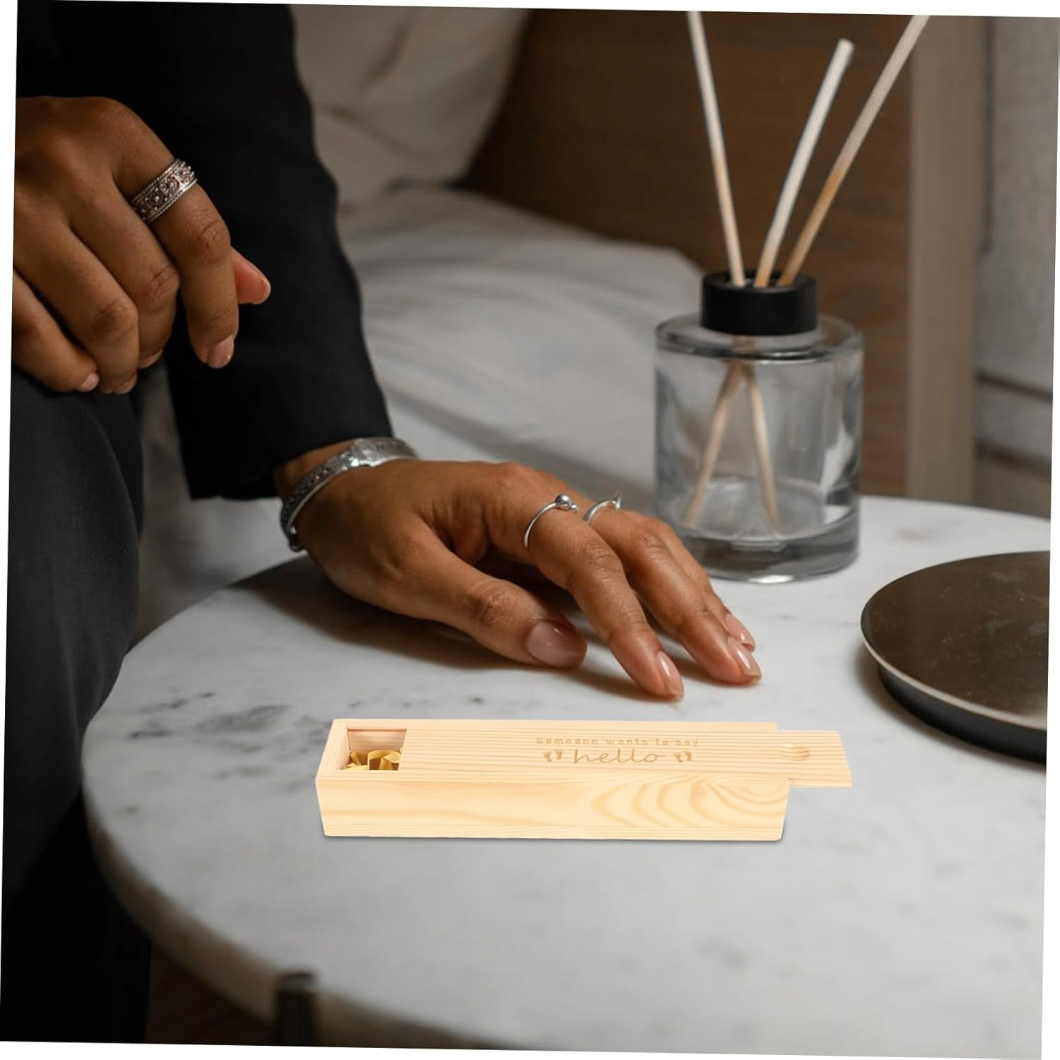 Wooden Pregnancy Test Box Female Pregnancy Announcement Case for Newborn Keepsake Charming Footprint Motif Storage Box image number 2