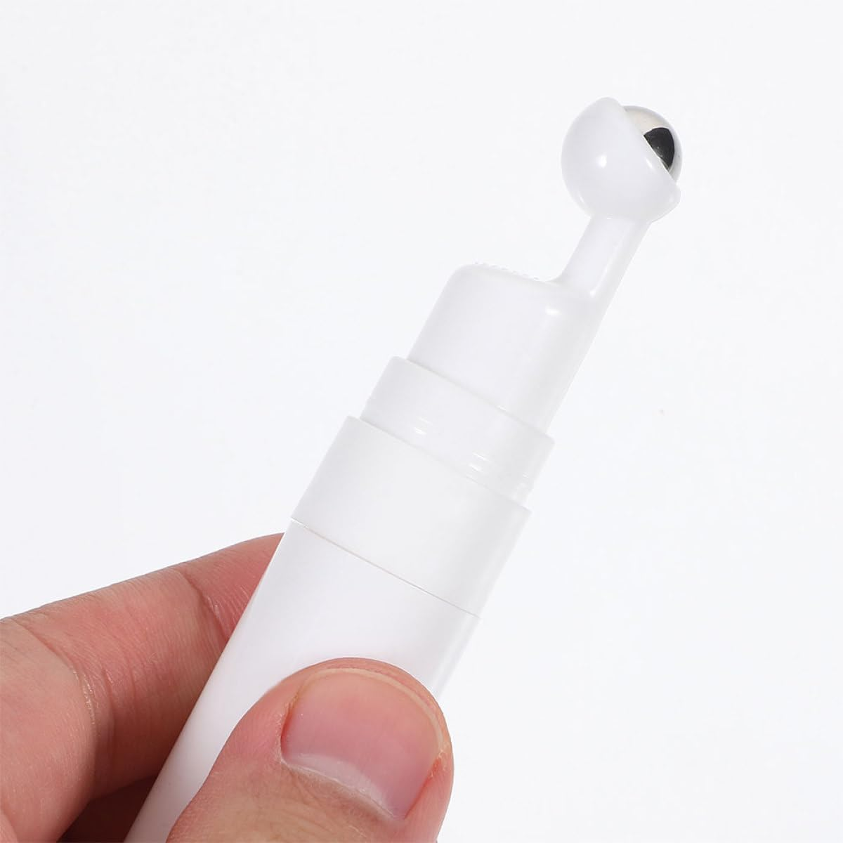 Refillable Roller Ball Eye Cream Bottle 15Ml White Vacuum Serum Container Portable Travel Eye Serum Applicator for Skincare and Massage