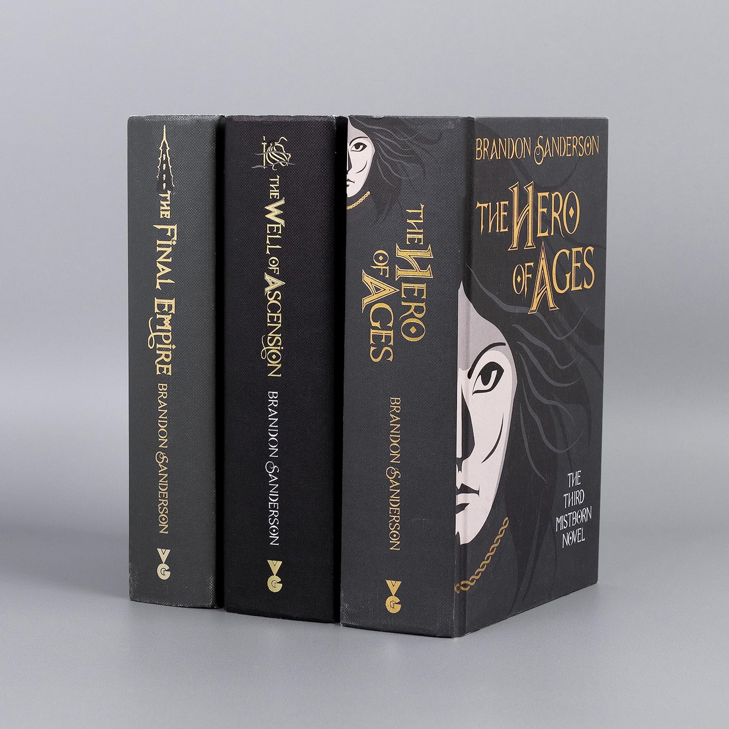 The Well of Ascension: Mistborn Book Two image number 2