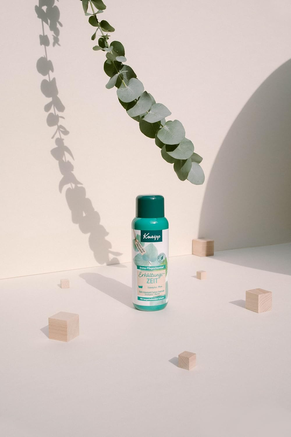 Kneipp Aroma Care Foam Bath Cold Time - Bath Additive with Natural Essential Oils Made of Eucalyptus & Mint - Gentle Skin Care - Aromatic Effect for Better Well-Being - 400 Ml image number 2