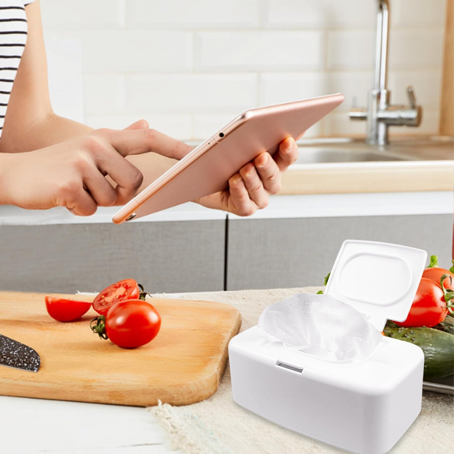 Baby Wipes Dispenser Refillable Wipe Holder One-Hand Operation Wipes Container Sealed Wet Dispenser Box for Bathroom Keeps Wet Tissue Fresh Baby image number 6