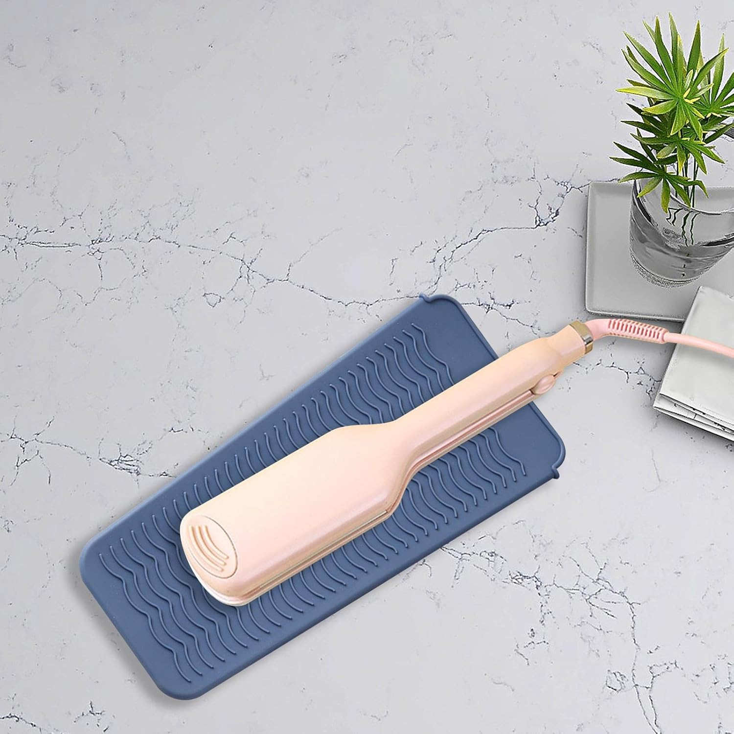 Eigell Silicone Heat Resistant Mat Pouch for Curling Iron Hair Straightener Countertop Protector Heat Insulating Sleeve Storage Bag Travel Case, Bkue image number 5