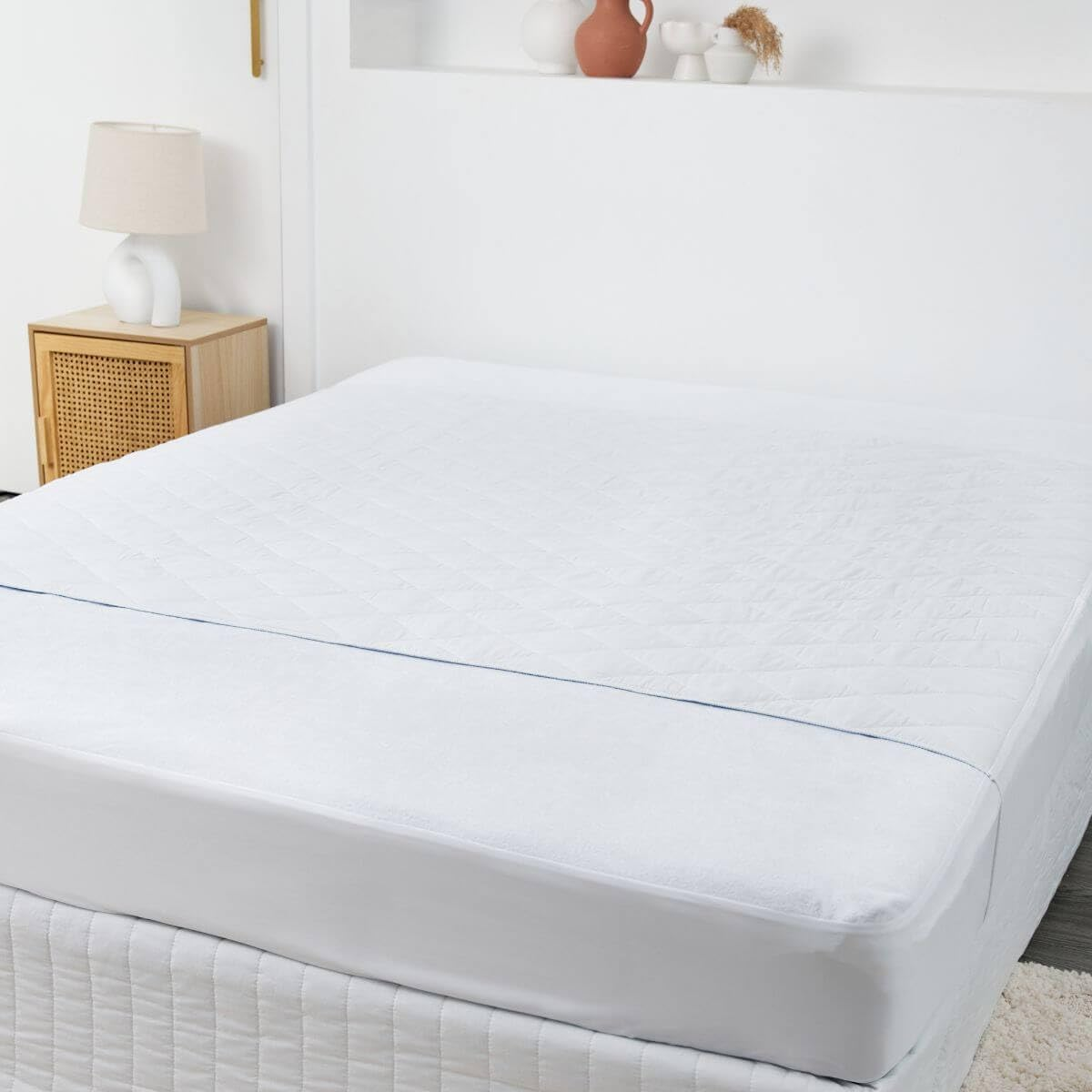 Invizi Waterproof Absorbent Mattress Protector with Tucks &ndash; Twin Pack of Washable Mattress Pads with Side Flaps, Soft & Secure, Machine Washable - King Single