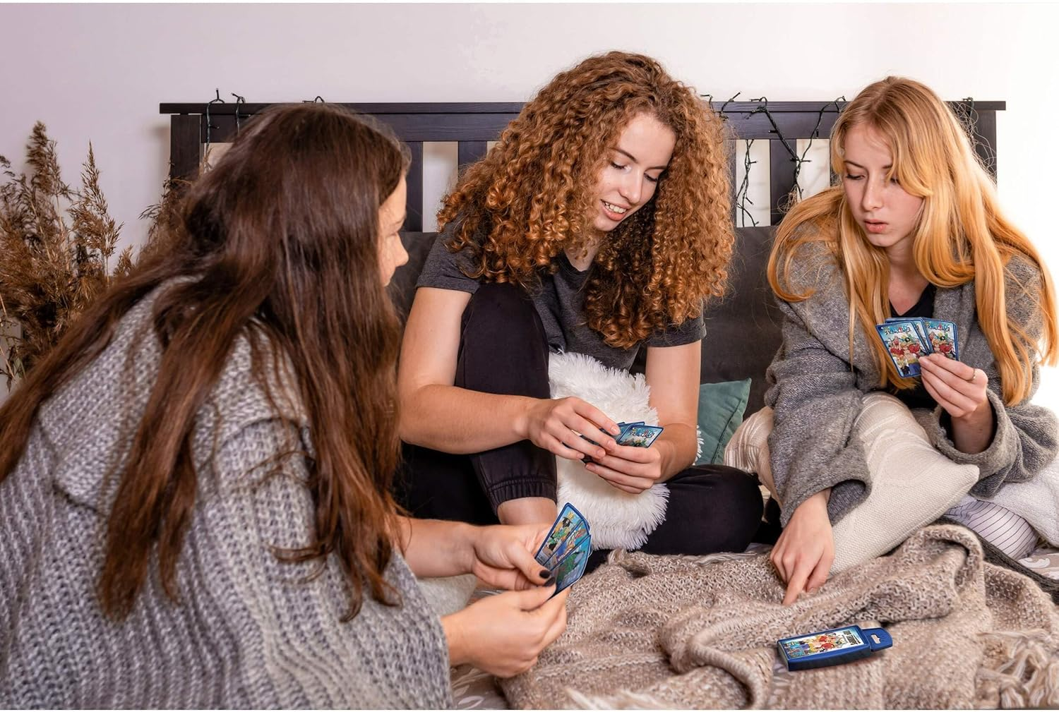 Top Trumps Specials One Piece Card Game image number 4