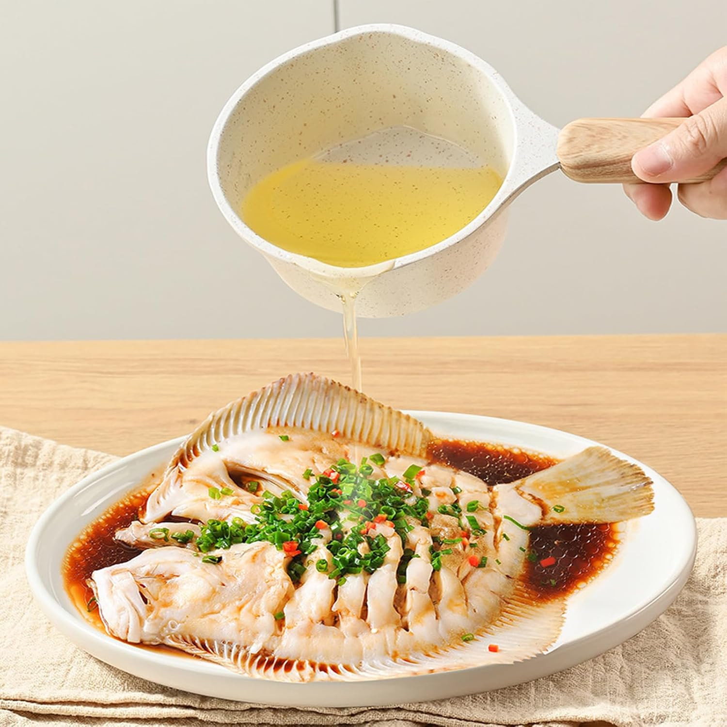 DXQCHDUO Nonstick Sauce Pan,Small Milk Pot Pan,Multipurpose Mini Small Saucepan Pot with Pour Spouts and Handle for Pouring Oil Heating Boiling Milk Frying Eggs (Black)