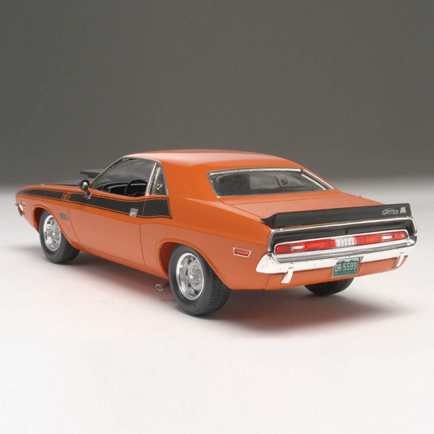 Revell 70 Dodge Challenger 1:24 Scale Model Kit -Plastic Model Kit image number 5
