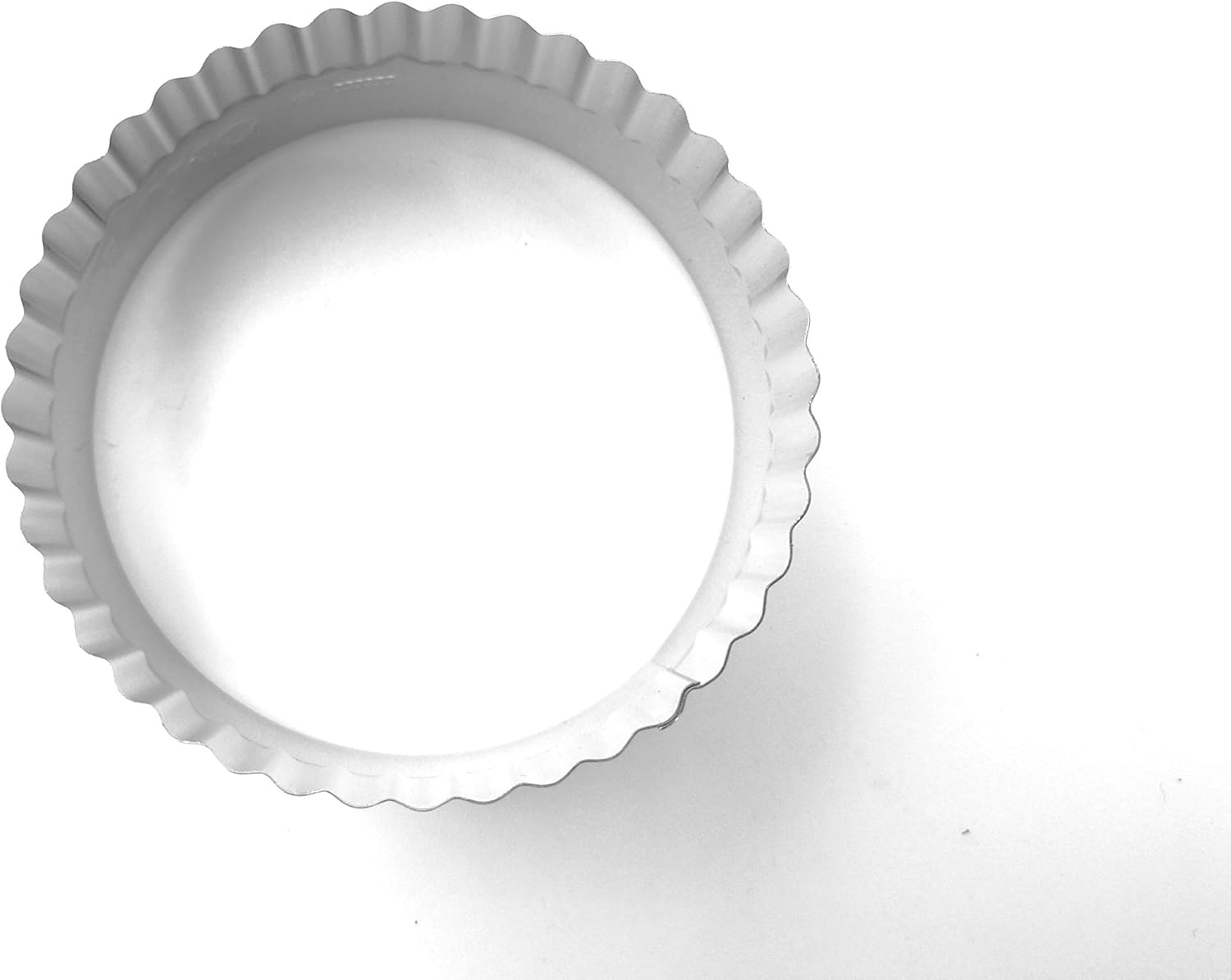 JOKUMO 11 Piece Graduated Sizes Fluted Edge round Pastry/Cookie Cutter Set Heavy Duty 18/8 304 Stainless Steel - Metal Engrave Size -Tin Storage Box for Scones, Pastries, Baking, Desserts, Muffins,