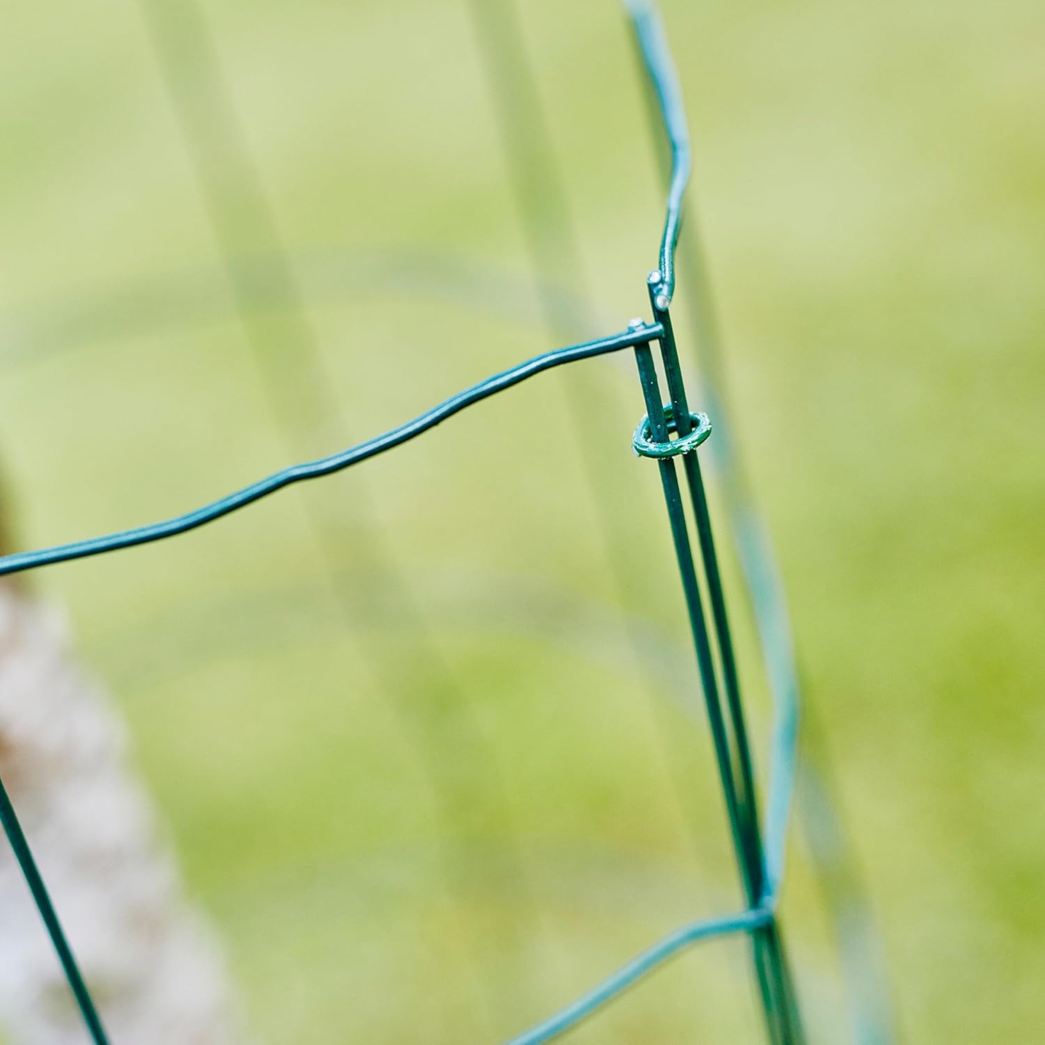 Rapid VR22 Galvanized Fence Hogrings with Green PET Coating, Suitable for 5-11 Mm Netting Wire, Ideal for Securing Cages and Fencing, 215 Pieces, Blister (40108802) image number 5