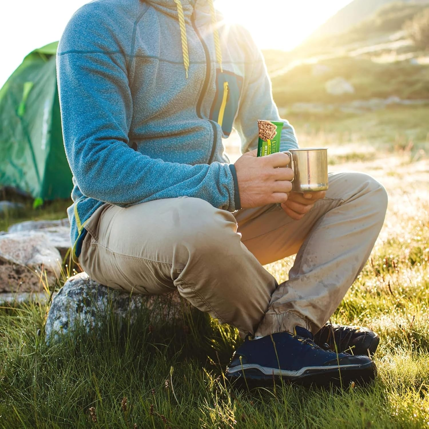 Nature Valley Crunchy Oats 'N Honey Granola Bars, 60 Bars, 44.7 OZ (30 Pouches) image number 1