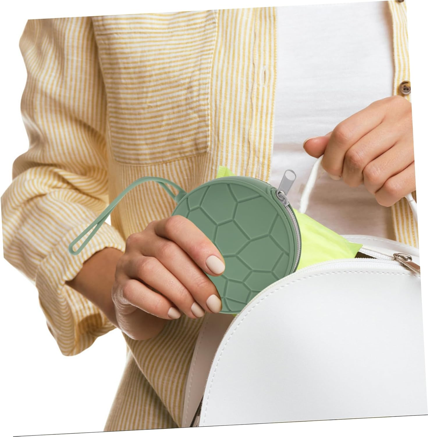 VERDANVERSE Storage Bag Portable Sanitary Case for Women Silicone Toiletries Bag Period Carrier Lightweight and Easy to Clean image number 3