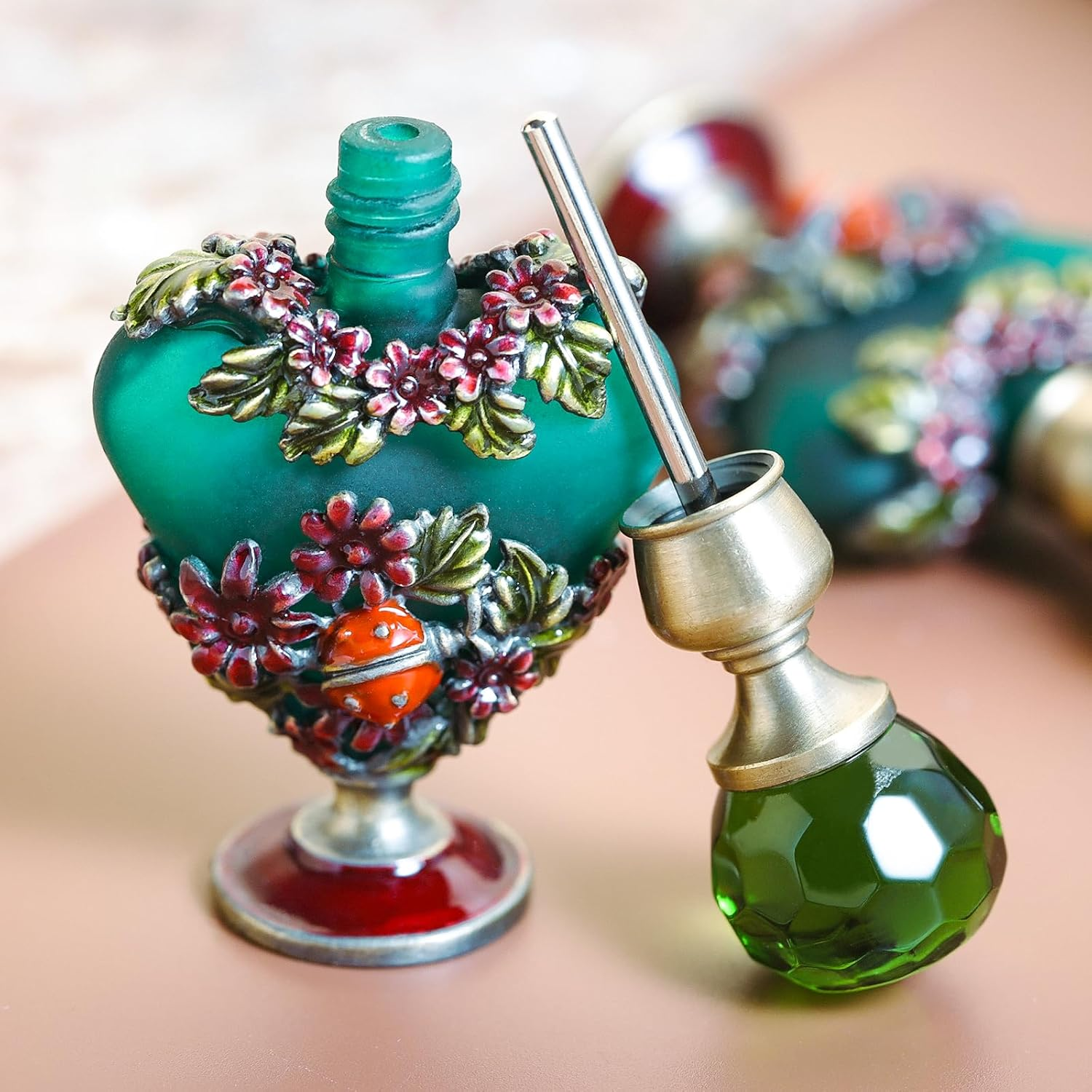 5ML Vintage Heart-Shaped Glass Perfume Bottle Empty Refillable Mini Decorative Fragrance Container for Essential Oil Home Decor Lady Wedding Gift, Dark Green image number 3