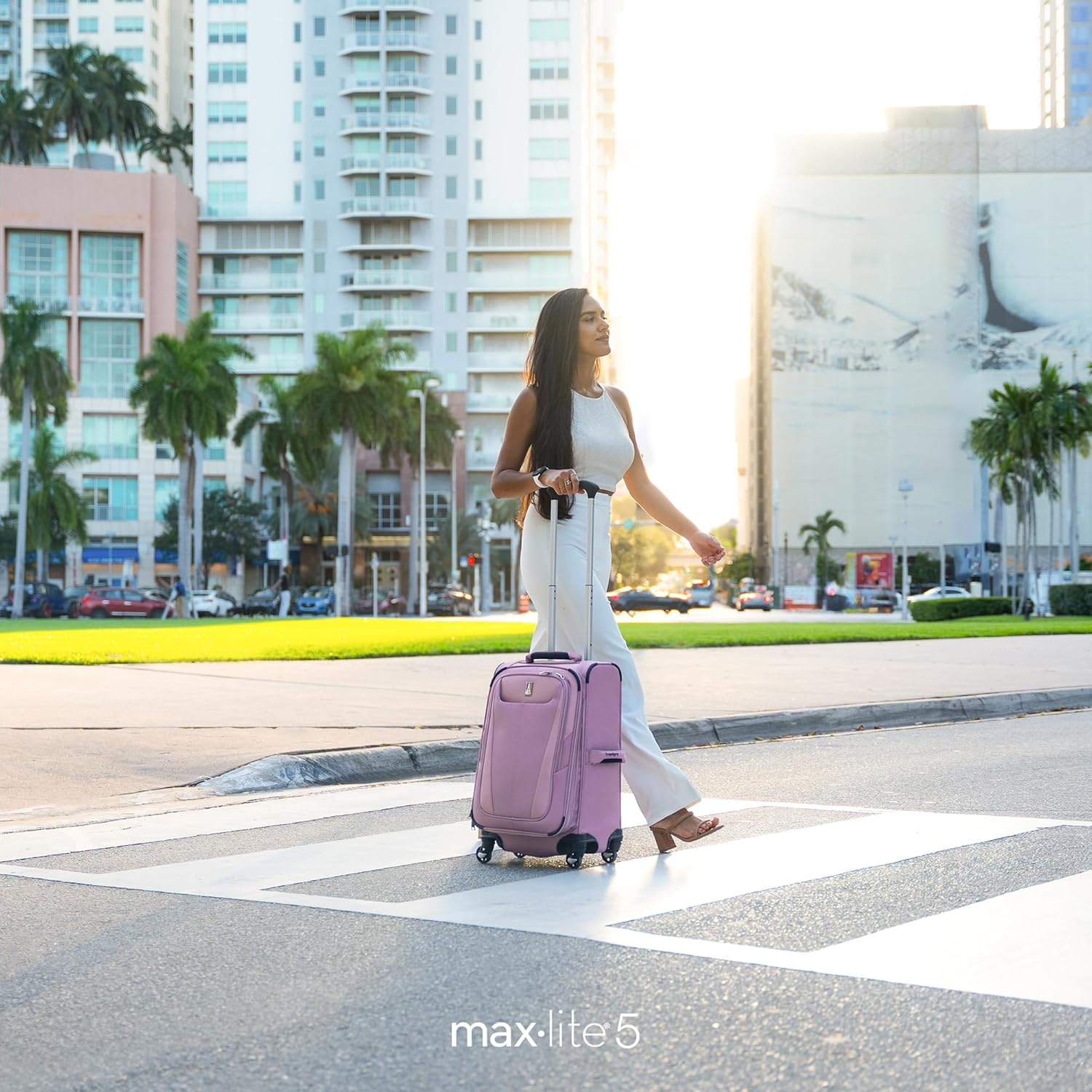 Travelpro Maxlite 5 Softside 2Pc Set Expandable Carry on Luggage with 4 Spinner Wheels/Soft Underseat Tote, Lightweight Suitcase, Men and Women, Black, Carry-On 21-Inch, Maxlite 5 Softside Expandable image number 6