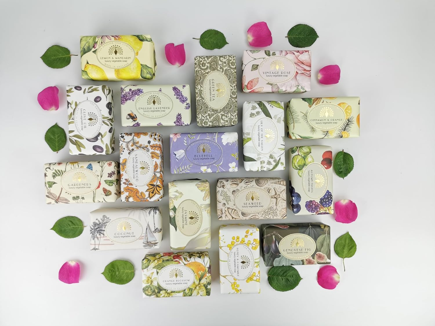 The English Soap Company Vintage Wrapped Soap Bar, Autumn Fruits Shea Butter Soap Bar, Moisturising Soap Bar for Face and Body, Autumn Fruits Scent 190G image number 2