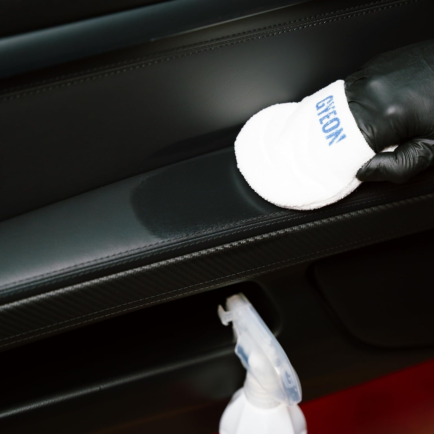 GYEON Quartz Q&sup2; Leathercoat - Easy to Use Leather Protection, Water Based, Wipe on Wipe Off, Non Greasy Satin Finish, Highly Repellent and Prevents UV Fading image number 3