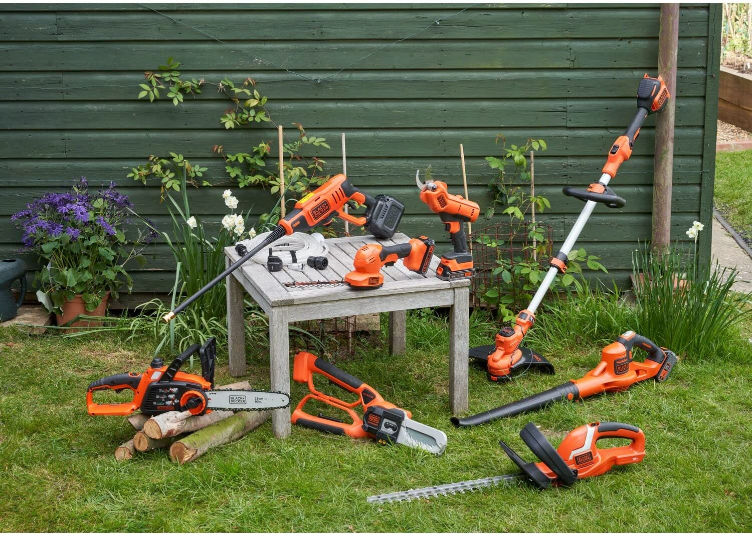 Black+Decker 18V Lithium-Ion Axial Blower Multicolor image number 1