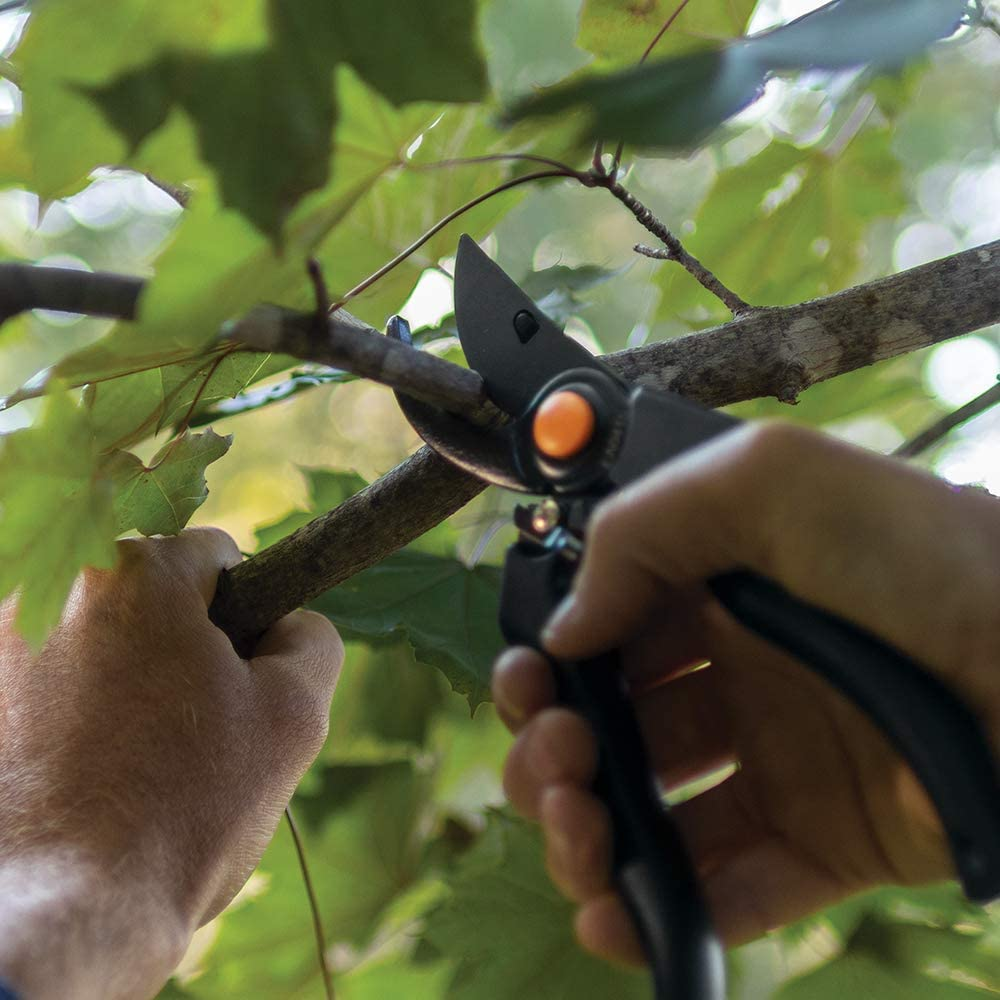Fiskars Professional Bypass Pruning Shears image number 4