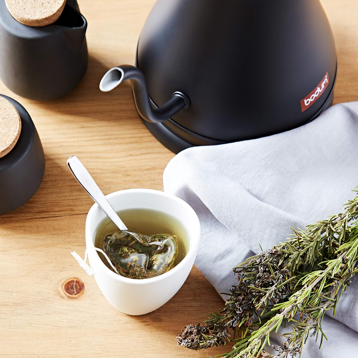 Bodum Melior 11883-259EURO Electric Kettle with Long Spout, 0.8 L, 1800 W, Matt Black image number 6