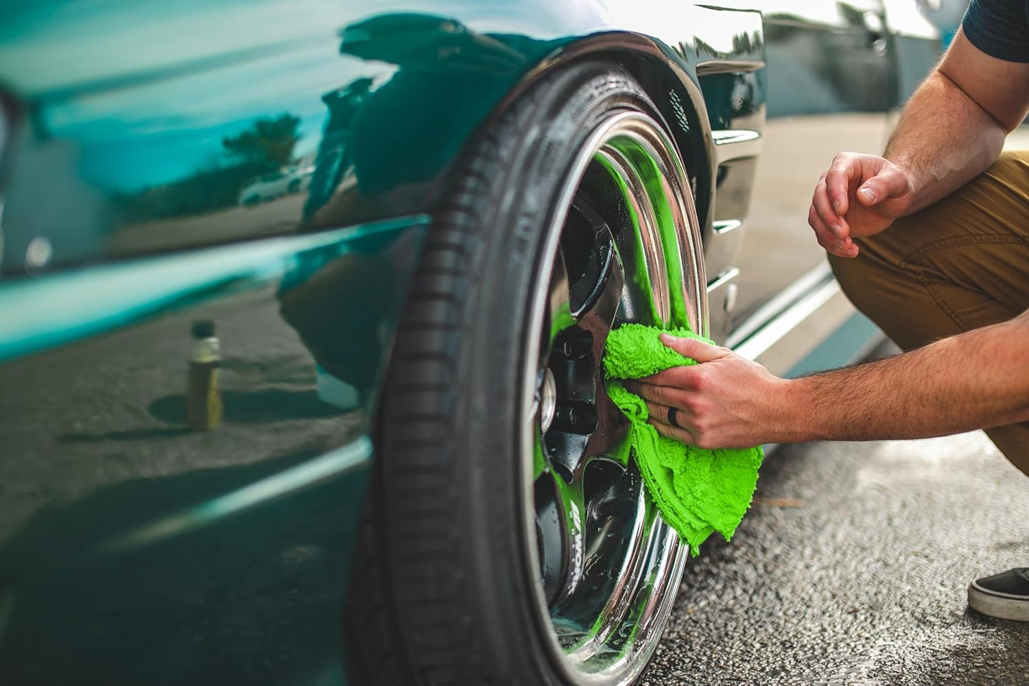 The Rag Company - Creature Edgeless Auto Detailing Towels (10-Pack) Professional 70/30 Blend, Dual-Pile Plush Microfiber, Buffing & Polishing, 420Gsm, 16In X 16In, Lime Green image number 6