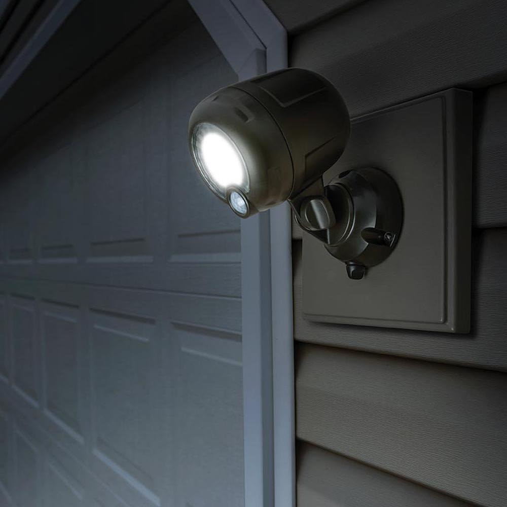 Mr. Beams Wireless 200 Lm Battery-Operated Outdoor Motion-Sensor-Activated LED Spotlight, Brown, MB360XT-BRN-01-00 image number 5