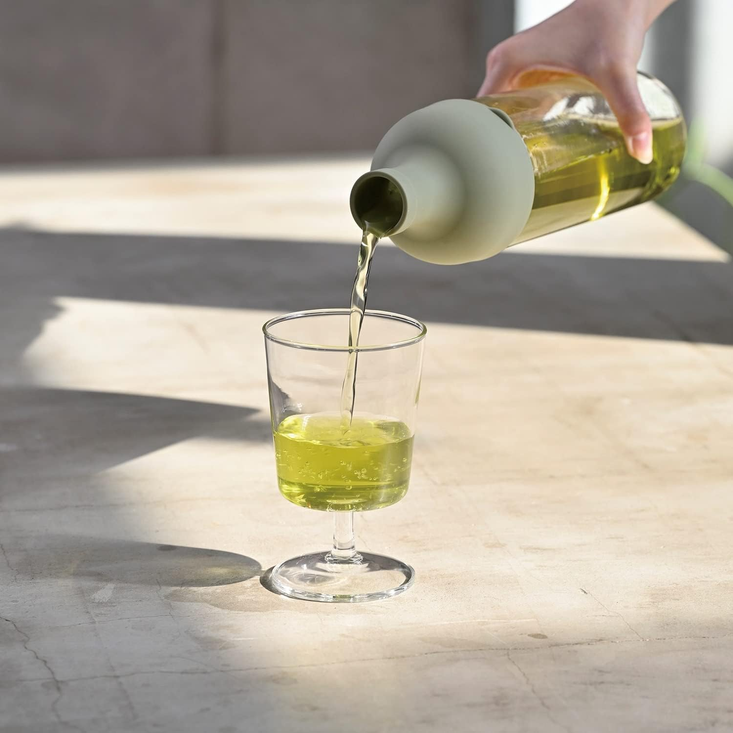 Hario FIB-75-SG Filter-In Bottle, Practical Capacity: 25.4 Fl Oz (750 Ml), Smoky Green, Made in Japan