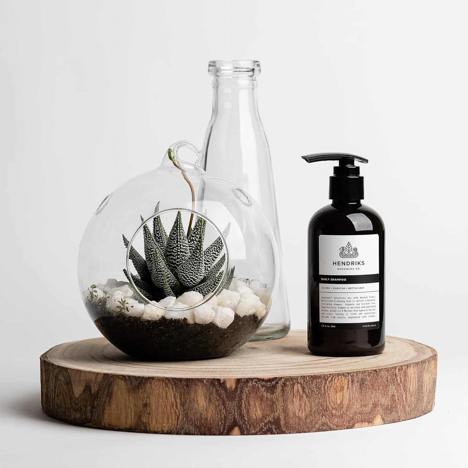 Hendriks&trade; Daily Shampoo for Men, 100% Natural, Sustainable, Vegan, Plant-Based | Jojoba + Waratah Leaf + Nettle Extract | Sulfate Free and Paraben Free, 250Ml. image number 3