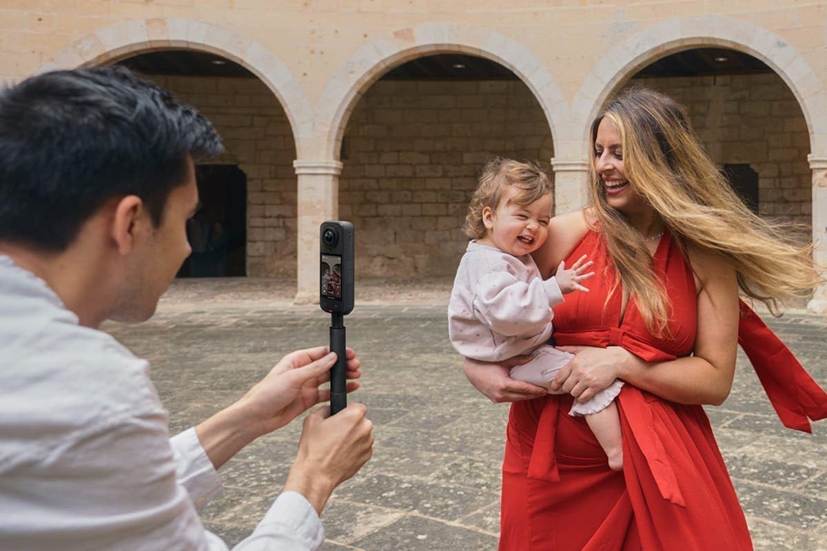 Insta360 X5 8K 360 Action Camera Essentials Bundle image number 2