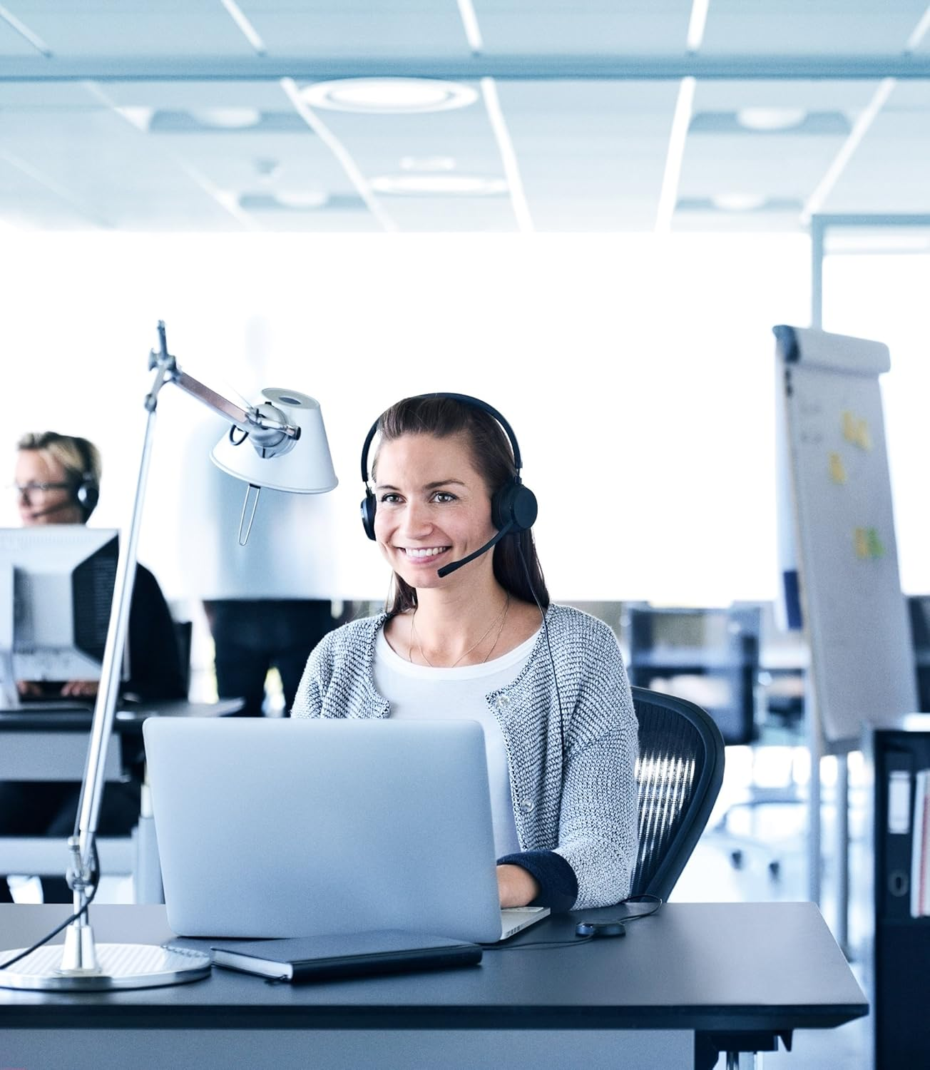 Jabra Evolve 20 UC Stereo Wired Headset/Music Headphones (U.S. Retail Packaging), Black image number 5