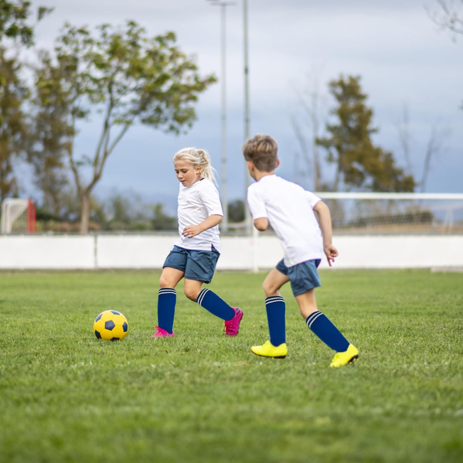 Rstigiker 3 Pairs Football Socks Kids 3 Colors Boys Sports Socks Football Socks Anti-Slip Towel Bottom Socks Long Breathable Soccer Sock for Daily Running Training for Children Aged 5-12 (Style B) image number 2