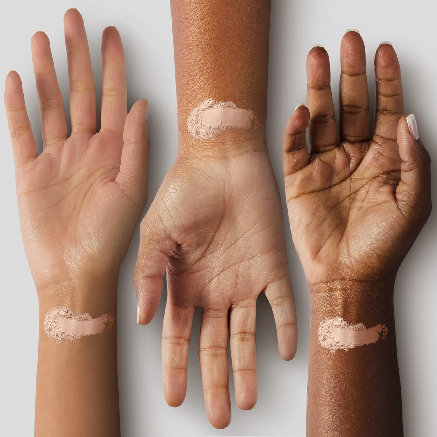 COVERGIRL Aquasmoothers Compact Foundation. 705 Ivory - Ivory With Spf 20 image number 2