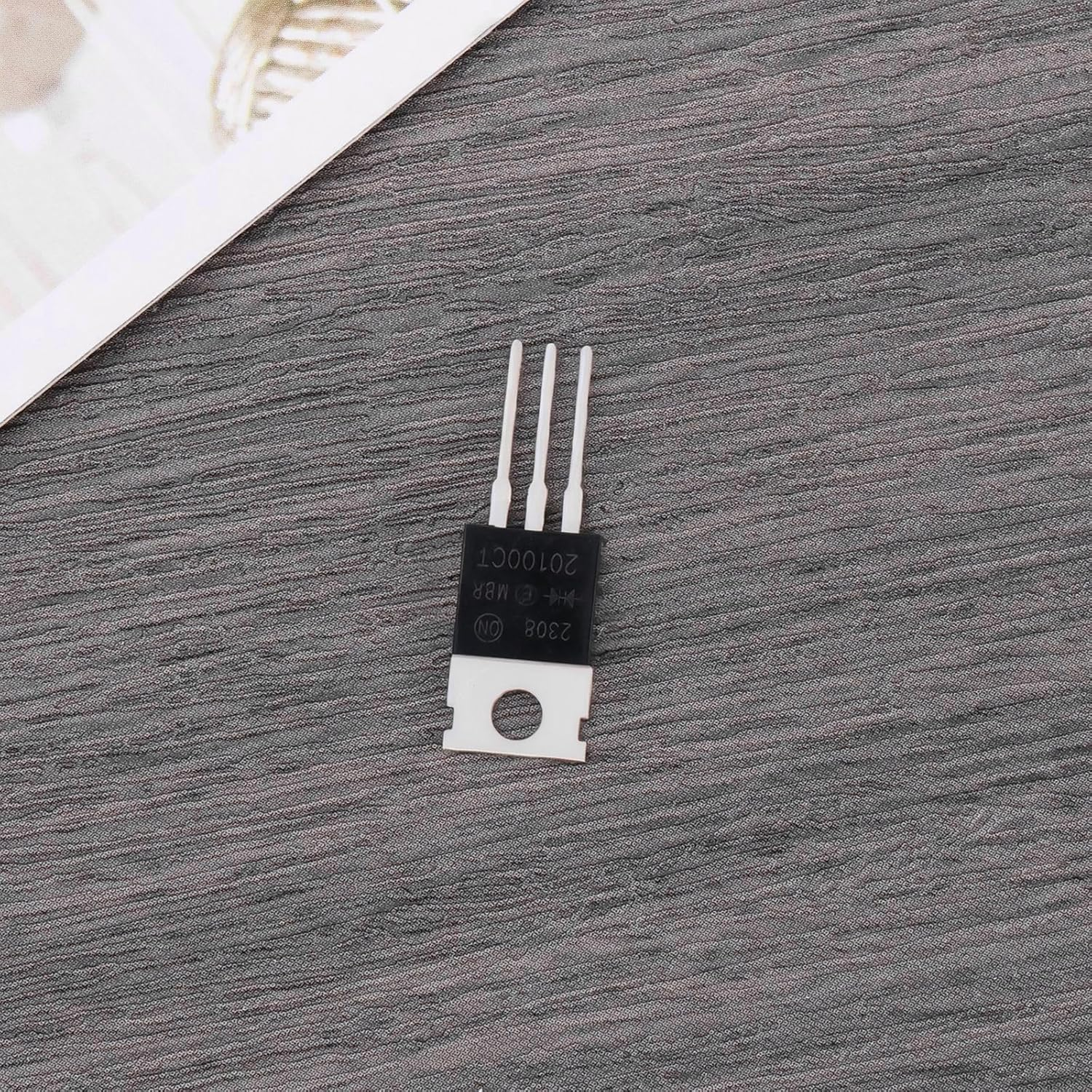 Create Idea 10Pcs MBR20100CT Planar Schottky Rectifier Diode 20A 100V TO-220AB Used in Electronic DIY Projects Amplifiers Solar Panels Charging Circuits Etc image number 4