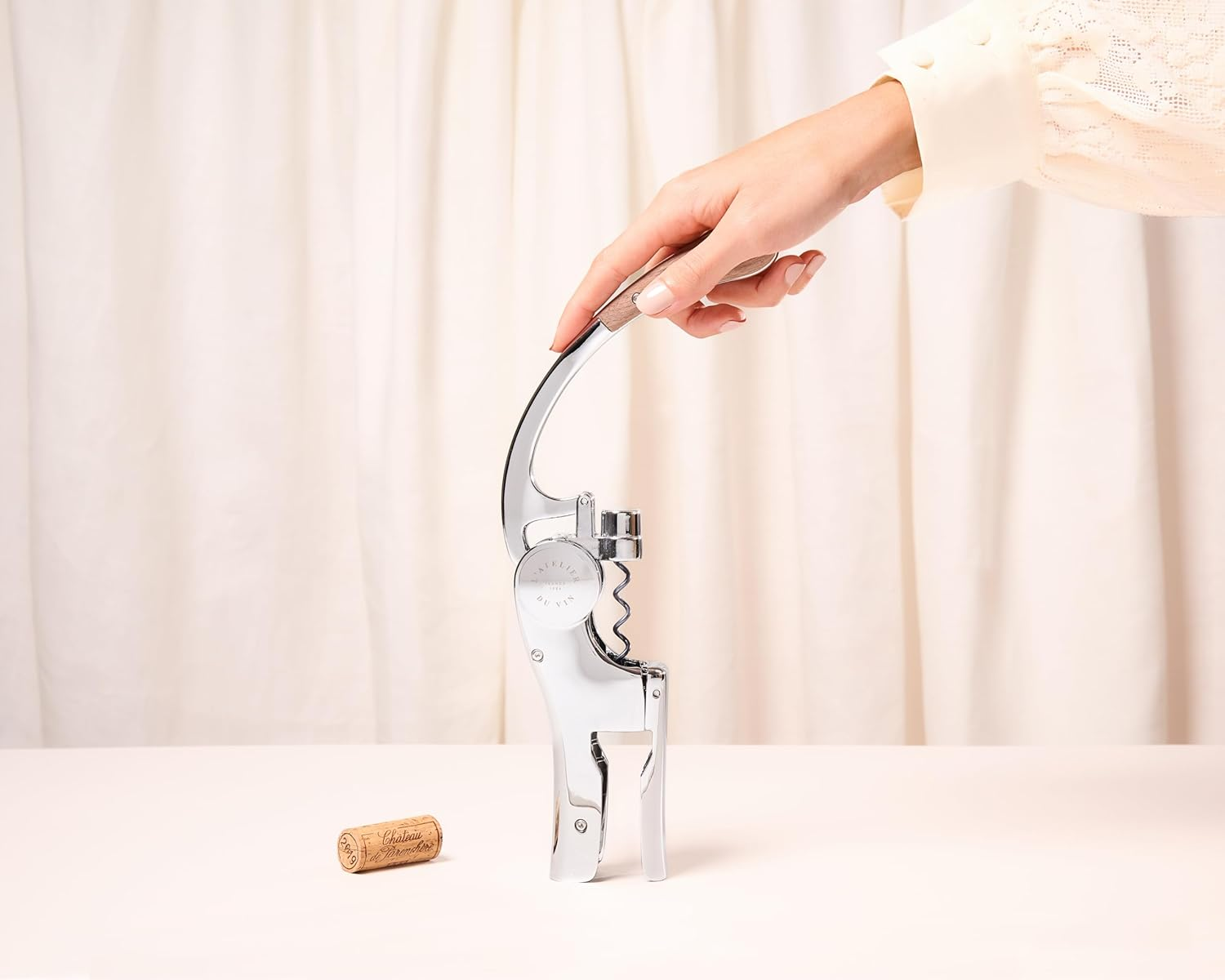 L'Atelier Du Vin Oeno Motion Wood Vertical Level Corkscrew Comfortable Grip Spare Spiral Integrated Foil Cutter