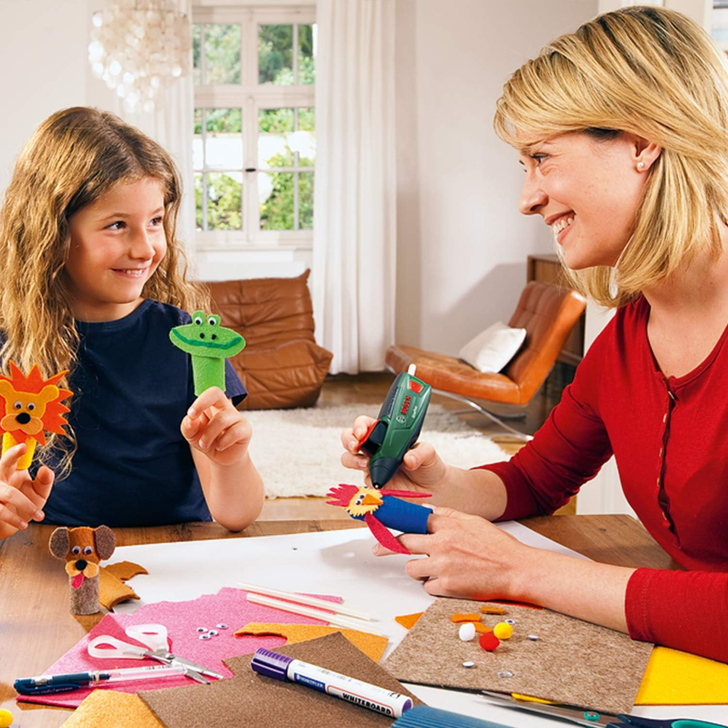 Bosch Home and Garden Cordless Hot Glue Gun Gluepen (Micro USB Charger, 4X Ultra Power Glue Sticks, 3.6 V Cardboard Box) image number 4