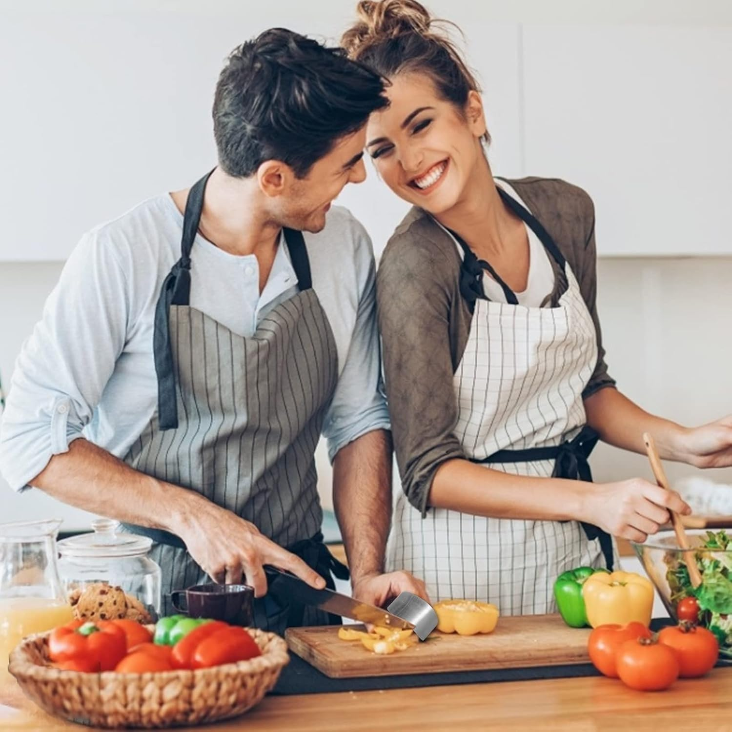 Youerte 2 PCS Finger Guard for Cutting Kitchen Tool Finger Guard Stainless Steel Finger Protector Avoid Hurting When Slicing and Dicing Kitchen Safe Chop Cut Tool image number 6