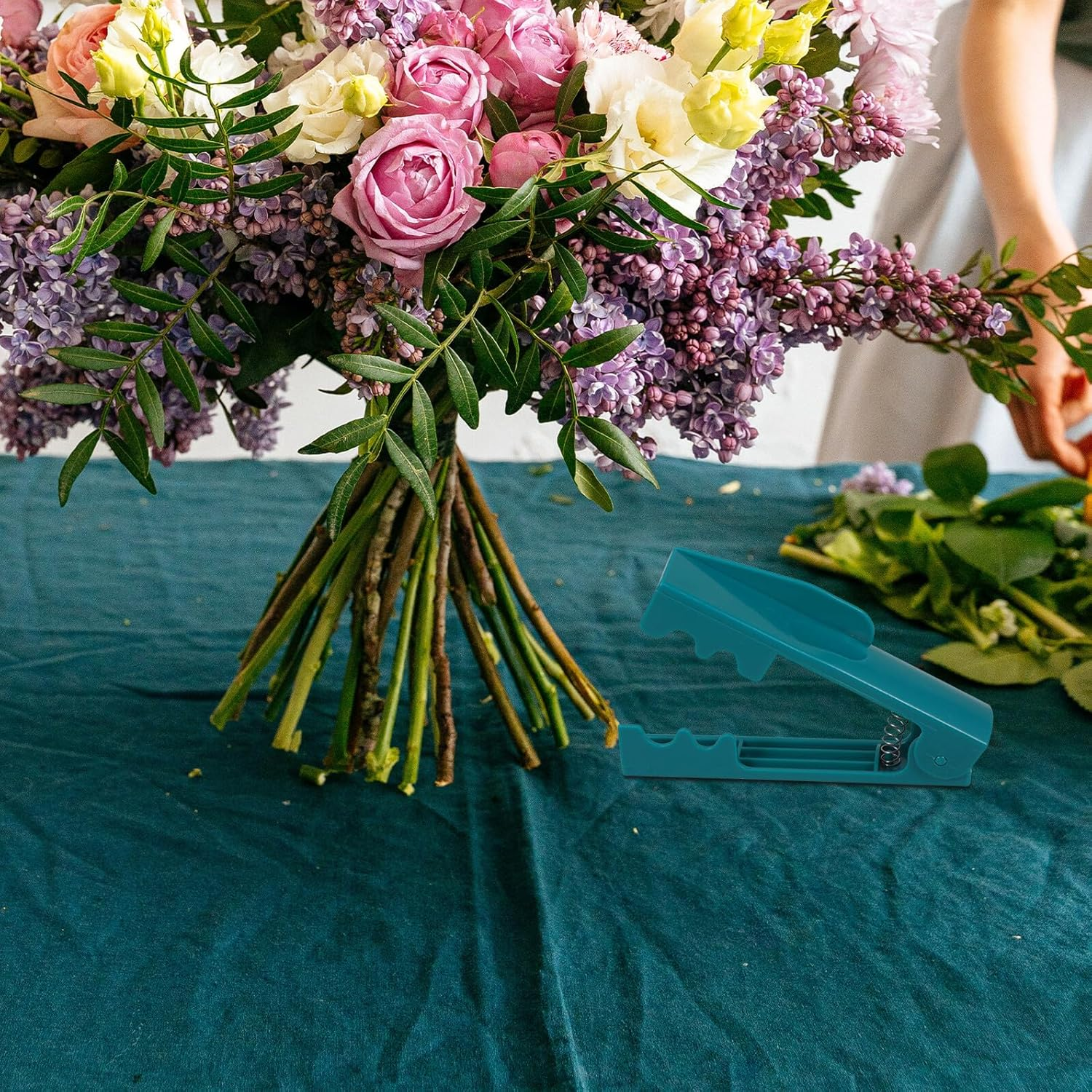 COHEALI 2Pcs Rose Thorn Stripper Tool Plastic Garden Pruning Gadget for Easy Thorn and Leaf Removal from Rose Stems for Florists and Gardeners image number 1