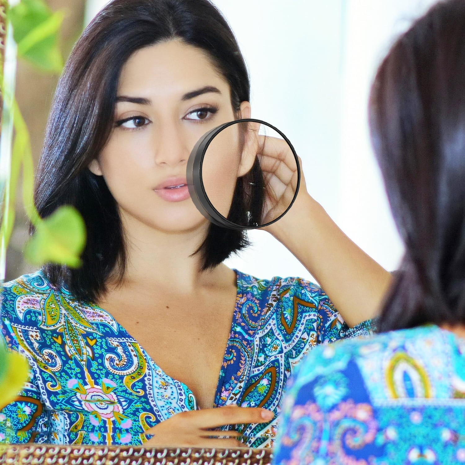 IGXX 40X Magnifying Mirror with 2 Suction Cups, Compact Travel Mirrors for Precise Makeup and Eyebrow Plucking, 8.8Cm Pocket Mirror with Tweezers, Black image number 4