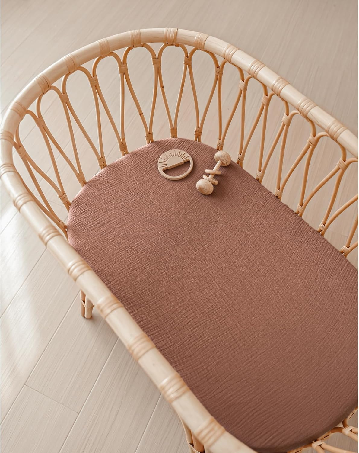 Konssy 2 Pack Muslin Fitted Bassinet Sheets for Baby Girl Boy, Soft Breathable Baby Bassinet Sheets Fit for Baby Bassinets, Cradle, Moses Basket Oval Rectangle Pad/Mattress (Chestnut, Floral) - Blossom,Cream image number 6