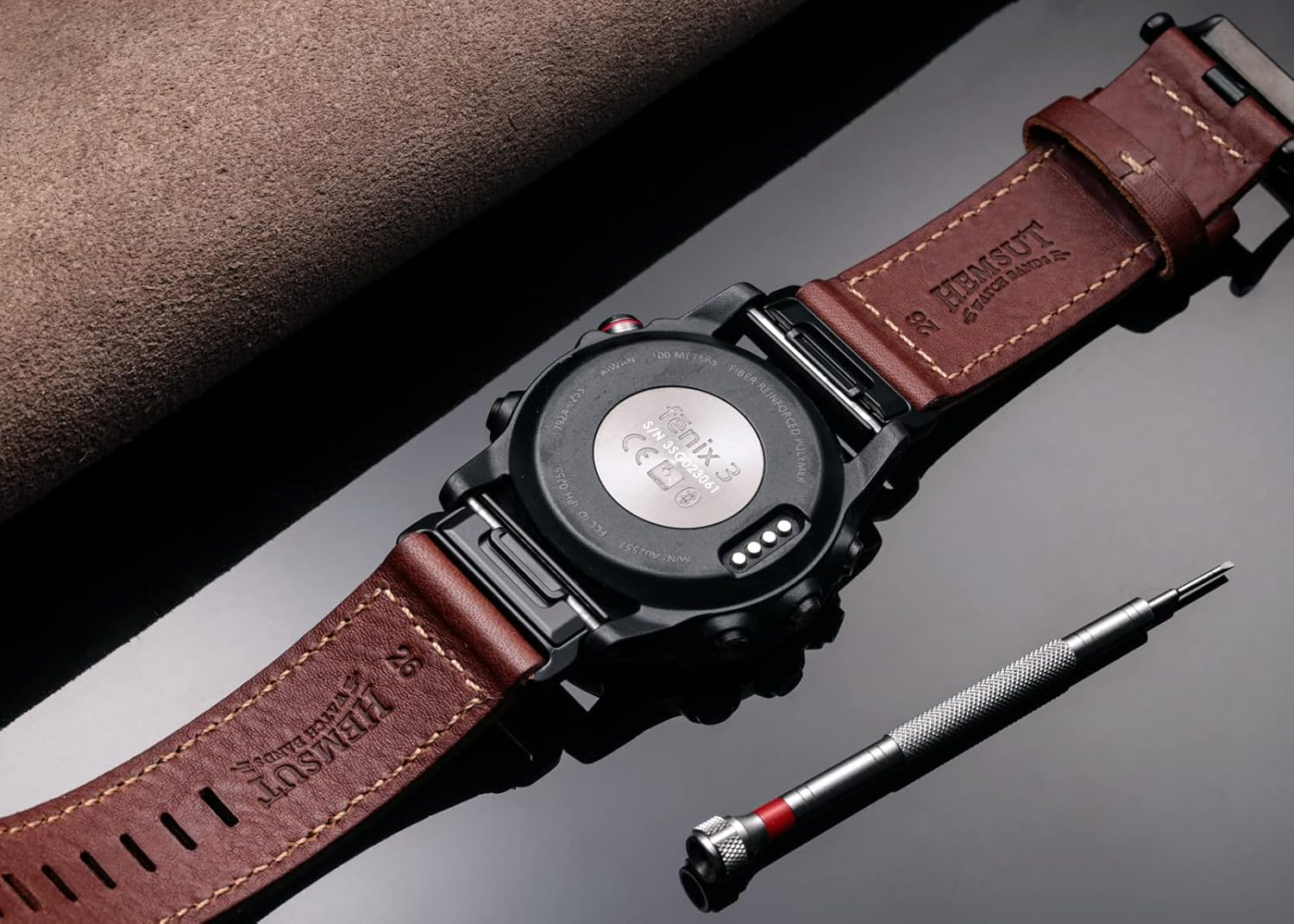 Compatible with Garmin Watch Band, Genuine Leather Watch Band, Retro Vintage Strap for Fēnix/Forerunner/Vivoactive/Approach/Marq/Quatix/D2 Series Tough Replacement Band image number 2