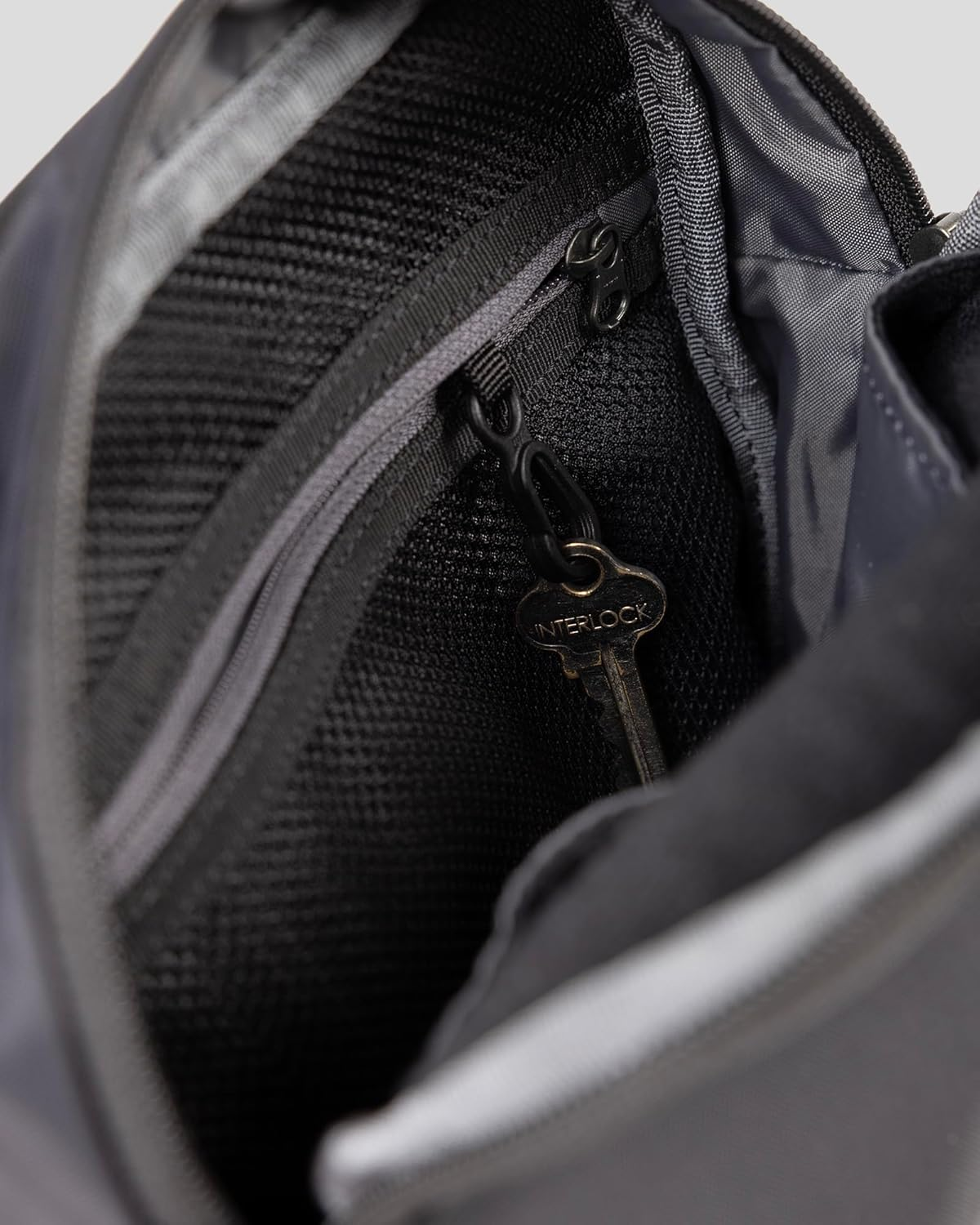 Kathmandu Flight RFID Pouch Unisex