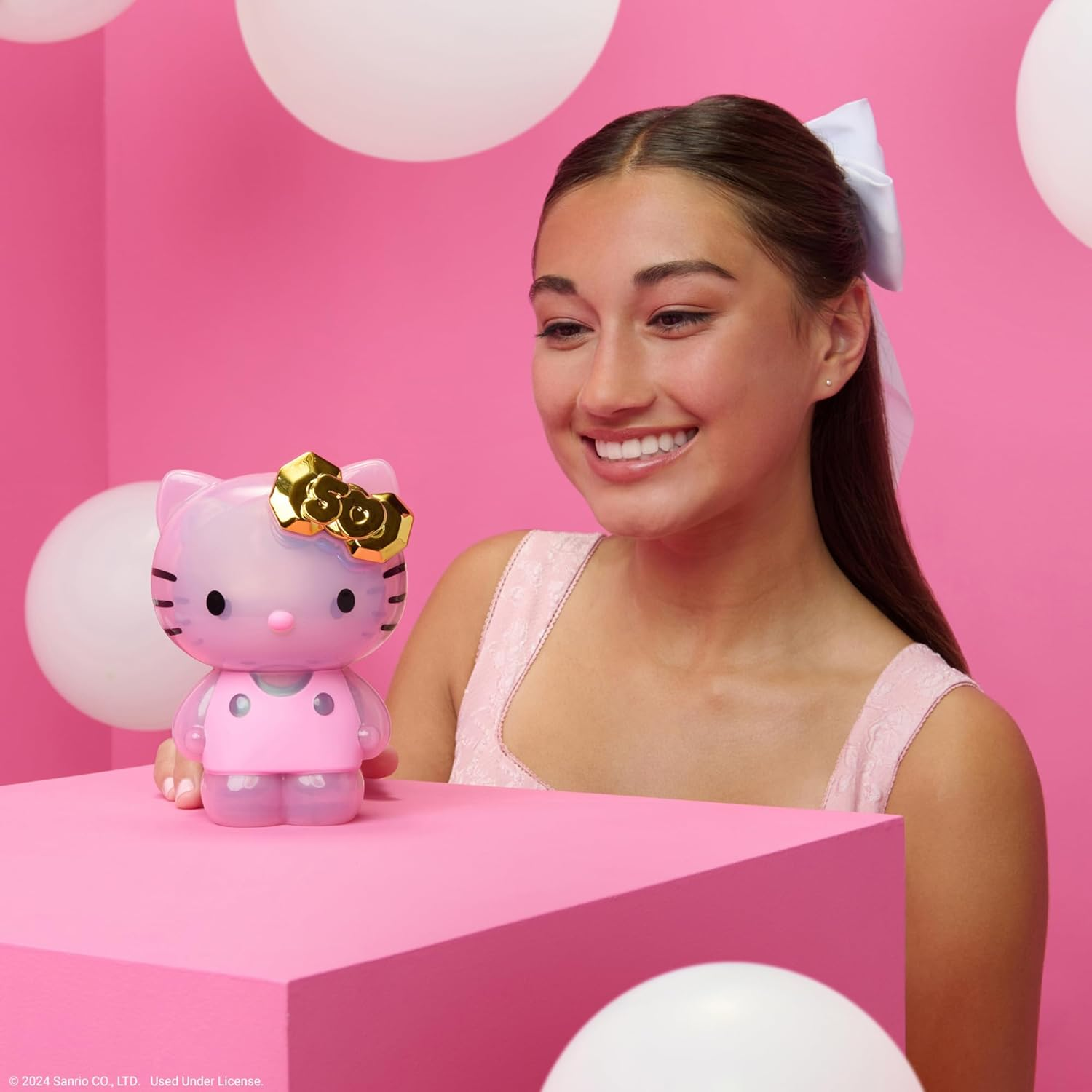 Jazwares Hello Kitty and Friends 50Th Anniversary Nesting Figures - Five Figures 6&rdquo; to 2&rdquo; Each with a Unique Finish - 5 Decades of Friendship - Officially Licensed Sanrio Product