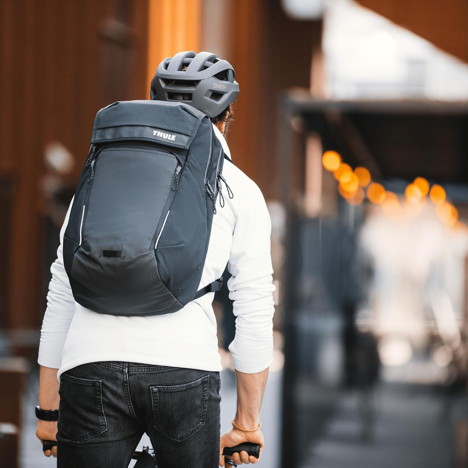 Thule Paramount Commuter Backpack image number 1