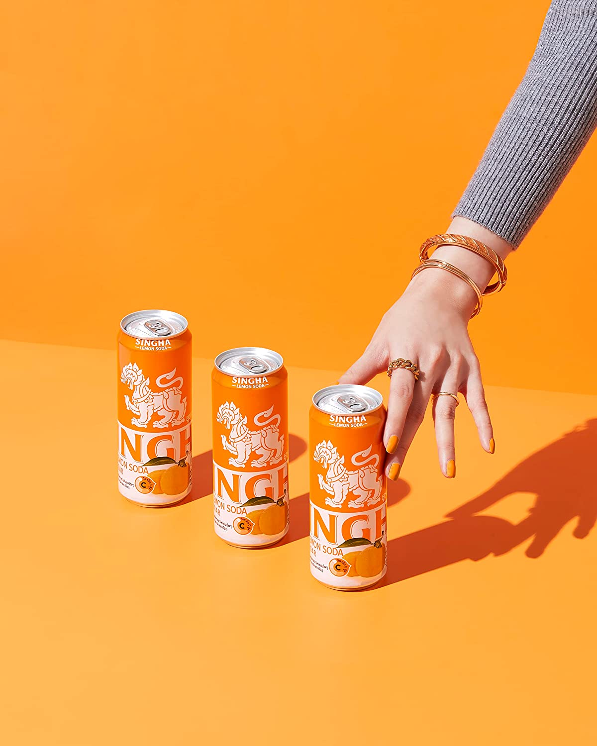 Singha Yuzu Lemon Soda | Case of 24 X 330Ml Can | No Sugar | No Calories | No Alcohol | High 30.7Mg Vitamin C | Drink Chilled | Mix with Angostura Bitter for Lemon Lime Bitter (YUZU FLAVOUR)