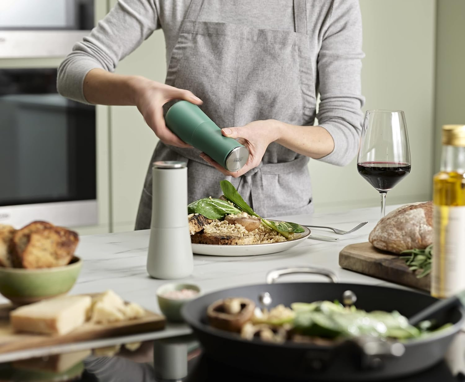 Joseph Joseph Milltop Non-Spill Salt & Pepper Mill Set - Editions (Sage)