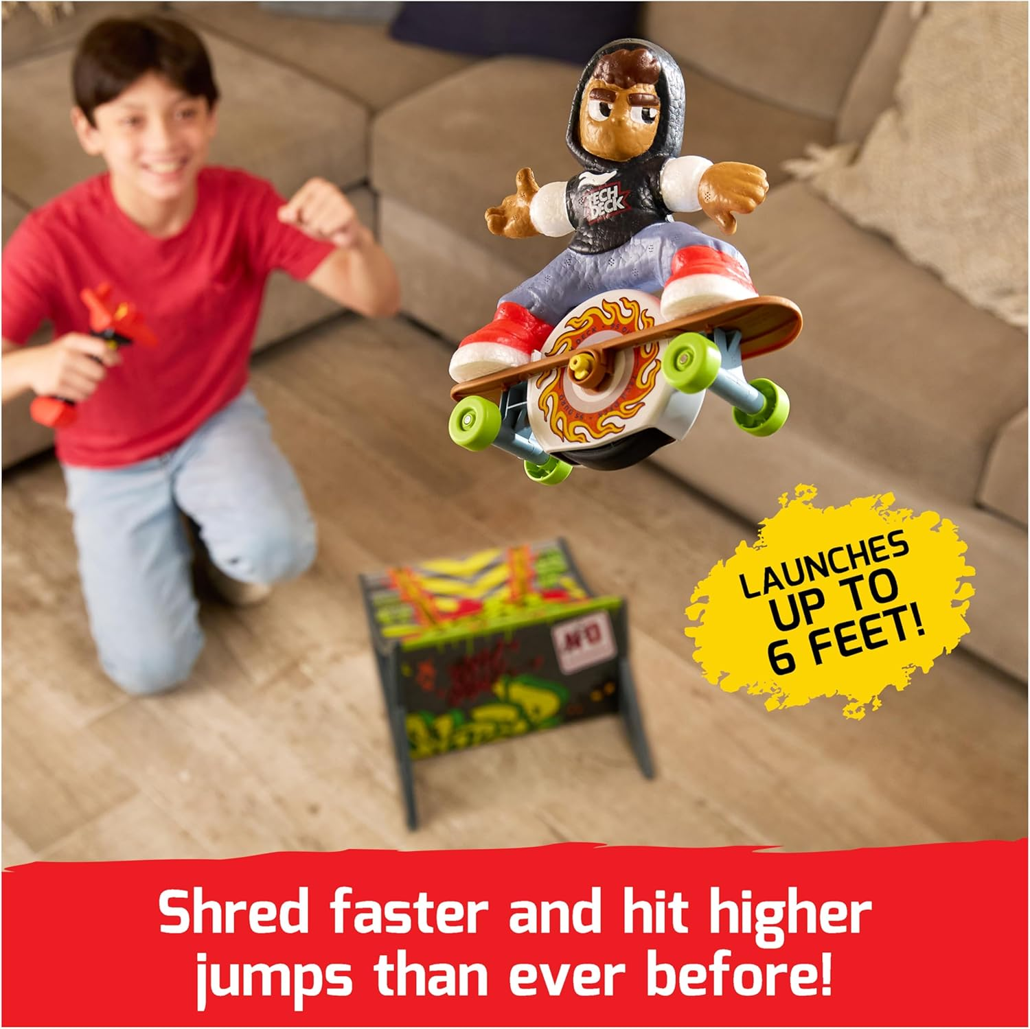 Tech Deck Shred N' Blast Sk8Board, Motorised Finger Skateboard Toy with Rider and Ramp for Fast Tricks and High Jumps, Kids Toys for Boys and Girls Ages 6 and Up image number 3