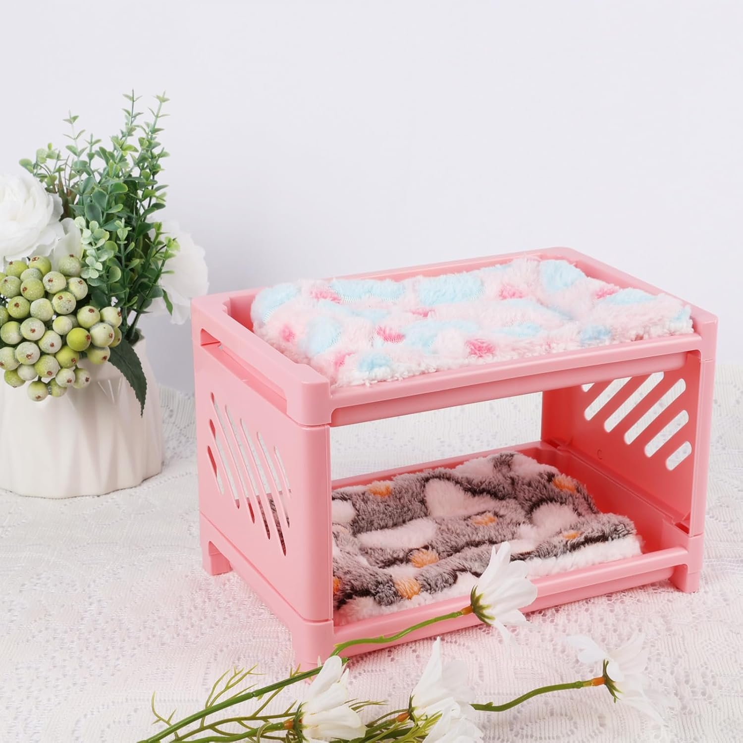 Double Layer Bed with 2 Blankets, 9" Plastic Guinea Pig Hideout, Cage, Small Animal, Corner Hide, Guinea Pig Accessories image number 4