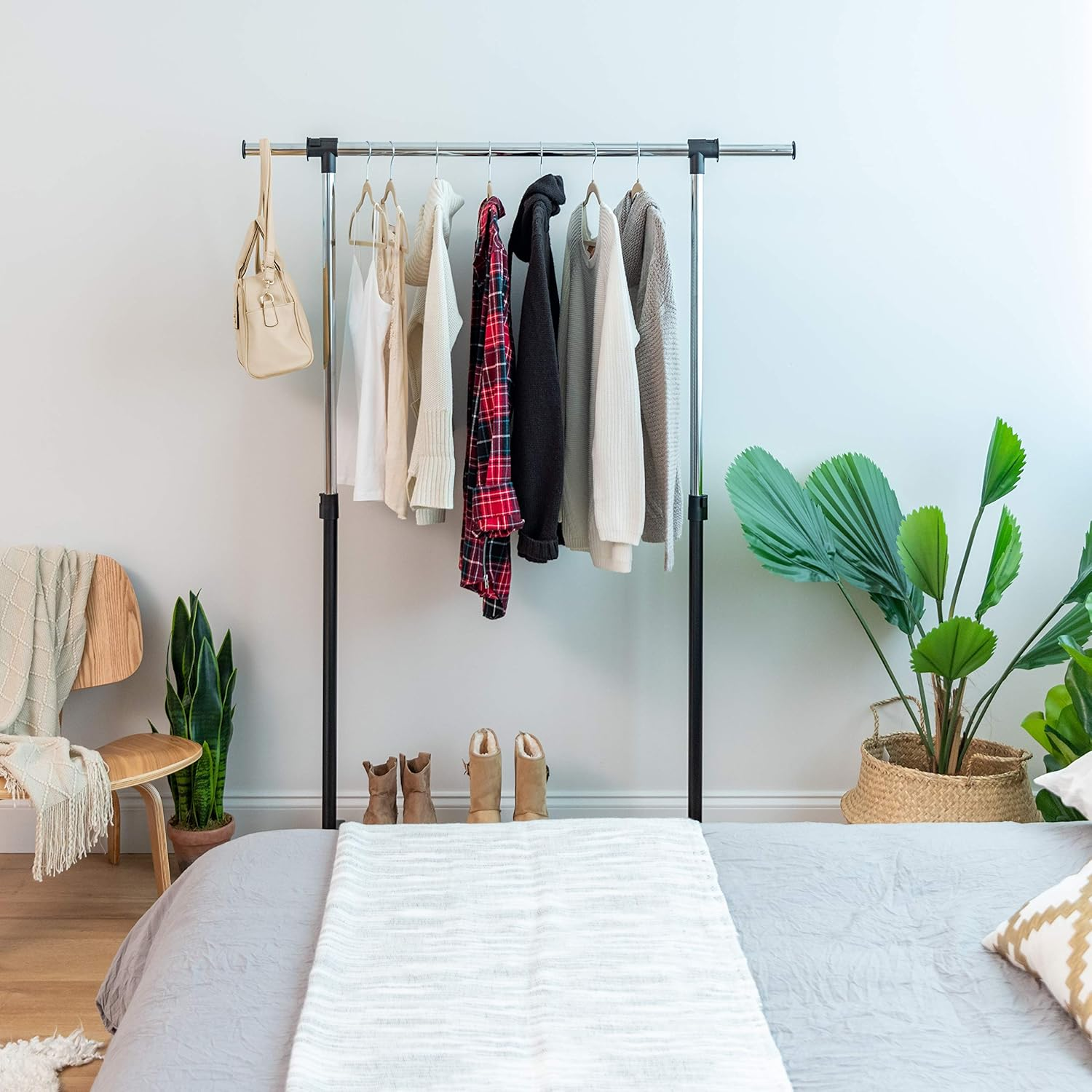 IRIS USA AGRE-1 Adjustable and Extendable Single-Rod Clothes Garment Rack with Lockable Wheels, Black image number 5